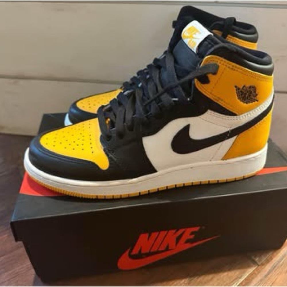 Air Jordan Retro High Taxi - Size 7
